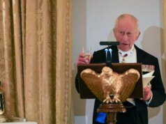 “250 anos atrás… ou seja, ontem”: o rei Carlos III, muito emocionado, durante sua visita aos Estados Unidos