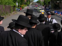 A Grã-Bretanha considera o anti-semitismo uma emergência após incêndio criminoso e ataques com facadas na comunidade judaica