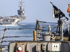 A República Islâmica do Irão acredita que o seu exército deveria ter o controlo do Estreito de Ormuz