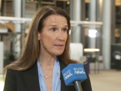 “A União Europeia não é a irmã mais nova dos Estados Unidos”, afirma Sophie Wilmès, vice-presidente do Parlamento Europeu.