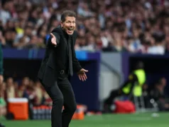 A estrela e o técnico do Arsenal acabaram de se enfrentar – Simon-Zoff no vestiário após o apito final!