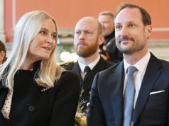 A foto surgiu levantando questões sobre a conexão de Haakon com Epstein