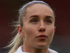 A jogadora de futebol Missy Bo Kearns perdeu um bebê e sofreu de sepse