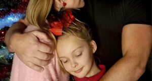 A viúva de Mel Schilling (54) mudou-se para Bali com a filha