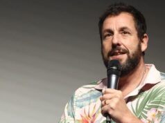 Adam Sandler ainda se emocionou ao cantar a doce canção de Chris Farley