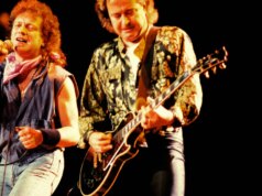 Alzheimer em estágio terminal: guitarrista estrangeiro Mick Jones com doença terminal