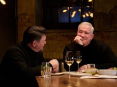 Amigo acaba de falecer: Tim Mälzer ficou profundamente comovido com “Kitchen Impossible”.