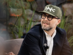 Amigo perdido: Mark Forster derramou lágrimas enquanto cantava “Sing my song”.