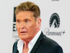 Após a operação: David Hasselhoff depende de um andador