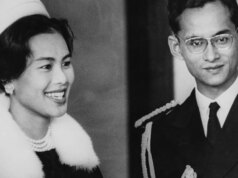 Bhumibol deu o trono para sua esposa Sirikit implorar