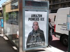 ‘Boycott Bezos’ Met Gala’: campanha de pôster selvagem tem como alvo Jeff Bezos em Nova York