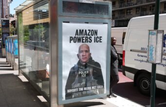 ‘Boycott Bezos’ Met Gala’: campanha de pôster selvagem tem como alvo Jeff Bezos em Nova York