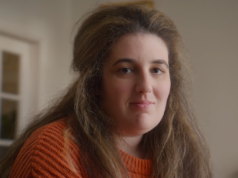 ‘Buried Under Years of Dust’: assista ao trailer do documento produzido por Marta Kaufman sobre a notável história de uma mulher autista que não fala