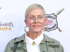 CORAGEM: Nicole Eggert mostra suas cicatrizes após lutar contra o câncer