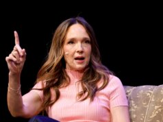 Carolin Kebekus critica a forma como a geração mais jovem é tratada