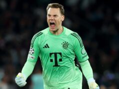 Cena emocionante: gandula do PSG se recusa a entregar a bola para Manuel Neuer