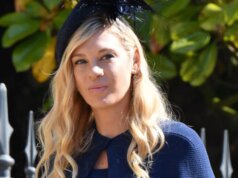 Chelsy Davy, ex de Harry, mostra novas fotos do dia a dia da família com o bebê