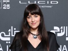 Dakota Johnson revela a transformação sutil de seu cabelo loiro sujo