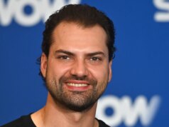 Diz-se que Jimi Blue Ochsenknecht mantém um relacionamento com um ex-candidato do GNTM