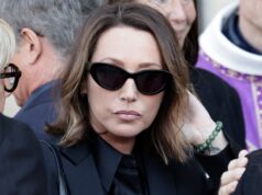 “Ela me deu tanto amor”: homenagem de Laura Smet a Nathalie Bay, uma “mãe fantástica” em seu funeral