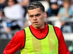 Ele veio da Association League – um conto de fadas do futebol depois de levar um tapa na cara na 3ª liga