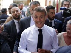 Emmanuel Macron criticou os “mabouls” que apoiam o rompimento dos laços com a Argélia