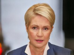 “Eu própria já cheguei tarde”: Manuela Schwesig faz campanha pela prevenção do cancro