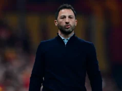 Ex-técnico da Bundesliga, Tedesco, demitido após tapa no clássico de Istambul!