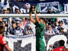 Expulso Motivo: “Desgraça”: ataque brutal do goleiro irrita a Espanha