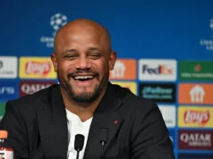 FC Bayern: Kompany se divertindo nas arquibancadas contra o PSG