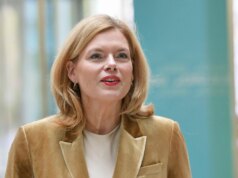 Foto antiga de família de Julia Klöckner causa polêmica: “A Casa Alemã Completa”