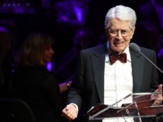 Frank Elstner recebe o Prêmio Grimm e luta contra a doença de Parkinson