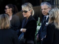 Funeral de Nadia Fares: Leticia Halliday, Nagui, Josian Balasco…muitas personalidades prestam suas últimas homenagens à atriz