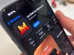 Infecção tifóide no porta-aviões Charles de Gaulle, o “avião do apocalipse” do chanceler alemão… Quando questionado se essas “notícias falsas” são verdadeiras, Le Chat, o chatbot da MistralAI, está errado na metade das vezes.