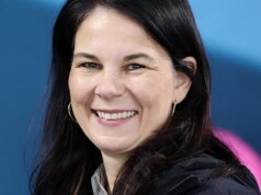 “Infelizmente, esse era o meu país”: Baerbock aparece em anúncios americanos