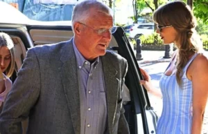 Jantar com o pai de Scott e seu melhor amigo – encontro do pai! O comitê de casamento de Taylor se reúne aqui?