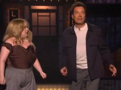 Jimmy Fallon Gatecrashes ‘SNL UK’ e leva a apresentadora Nicola Coughlin em um tour selvagem pelo estúdio