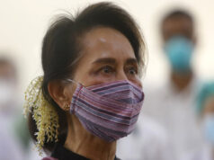 Junta de Mianmar diz que Suu Kyi foi transferida para prisão domiciliar, dúvidas permanecem