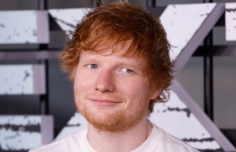 Novo visual: Ed Sheeran raspou o cabelo