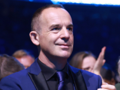 O BAFTA Special Television Award vai para o jornalista financeiro britânico Martin Lewis