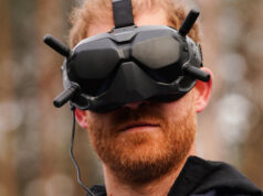 O Príncipe Harry explorou técnicas de desminagem na Ucrânia, tal como a sua mãe Diana fez em Angola há 30 anos