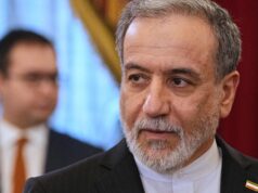 O chefe da diplomacia iraniana recebido na Rússia acusou Washington de sabotar as negociações