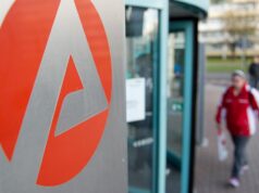 O número de desempregados continua acima de três milhões