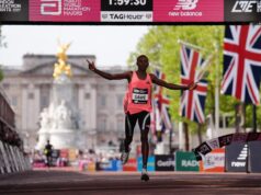 O queniano Sebastian Sowe tornou-se a primeira pessoa a correr uma maratona em menos de duas horas, quebrando o recorde mundial em Londres.