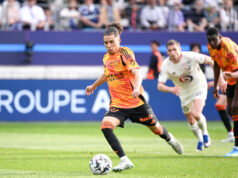 Paris FC-Lille (0-1): por que Ilan Kebbal não chutou a bola depois que sua cobrança de falta ricocheteou na trave