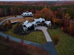 Por pouco menos de 12 milhões de euros – o assistente estrela do golfe está vendendo uma enorme propriedade de luxo