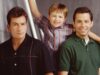 Por que Charlie Sheen não alcançou John Cryer de Two and a Half Men