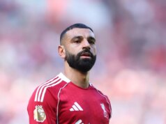 Premier League: Lesionado, Salah deve voltar à ação “antes do final da temporada”, segundo Liverpool