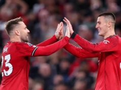 Primeira Liga. O Manchester United garantiu o terceiro lugar após uma vitória por pouco sobre o Brentford