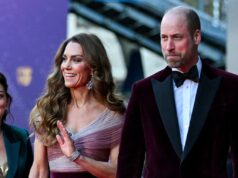 Príncipe William e Princesa Kate revelam nova foto de família para marcar seu 15º aniversário de casamento